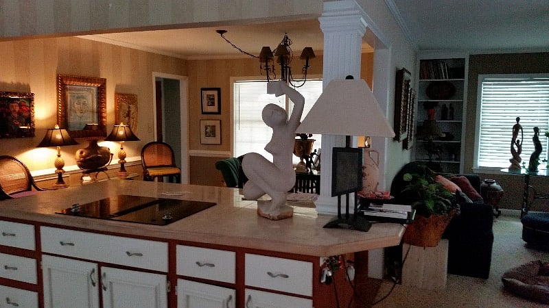Kitchen island with Jennairs downdraft 