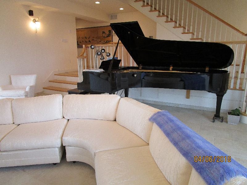 Yamaha concert grand piano 