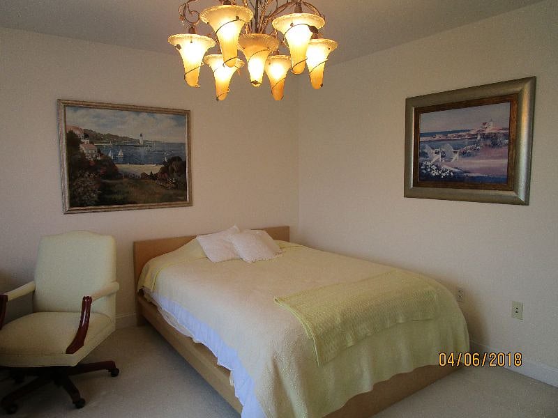 study bedroom #4 queen bed