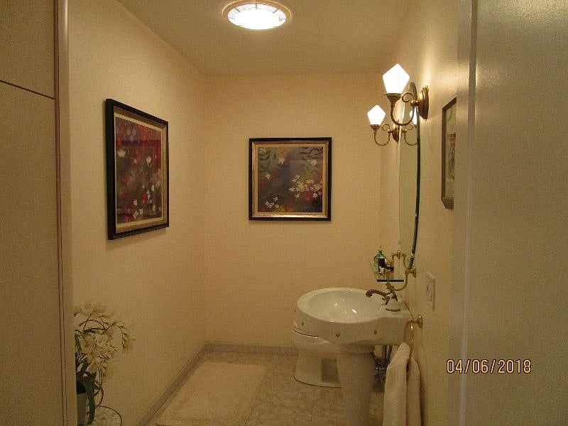 ground floor guest bathroom 
