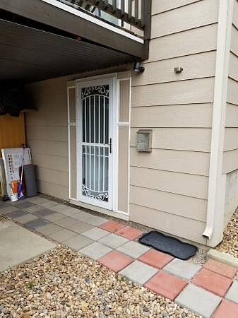 Studio private entrance.