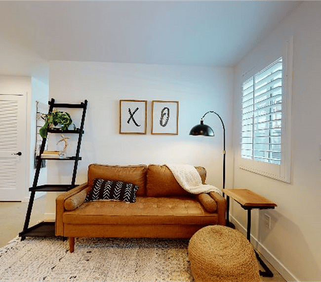 Sofa/Living room.