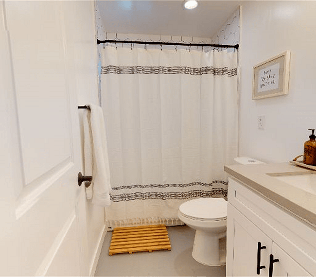 Full Bath/Shower.
