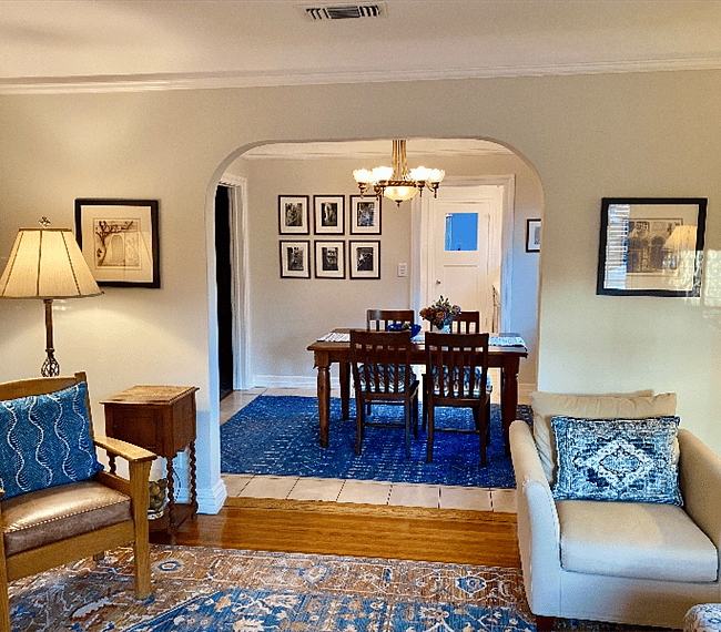View to the dining room 