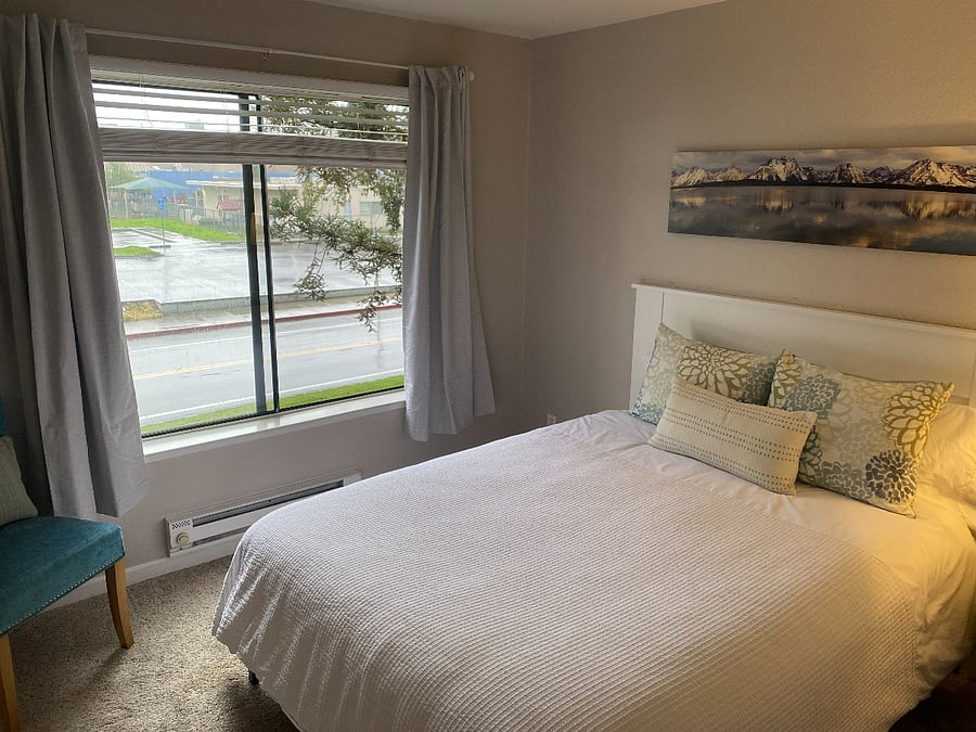 2nd bedroom