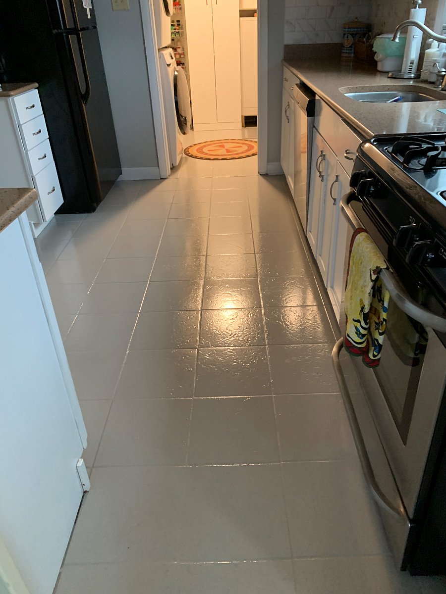 Full size refrigerator, dishwasher and lots of storage in the kitchen. Fully equipped with virtually all appliances, bakeware, and gadgets for those who enjoy cooking.