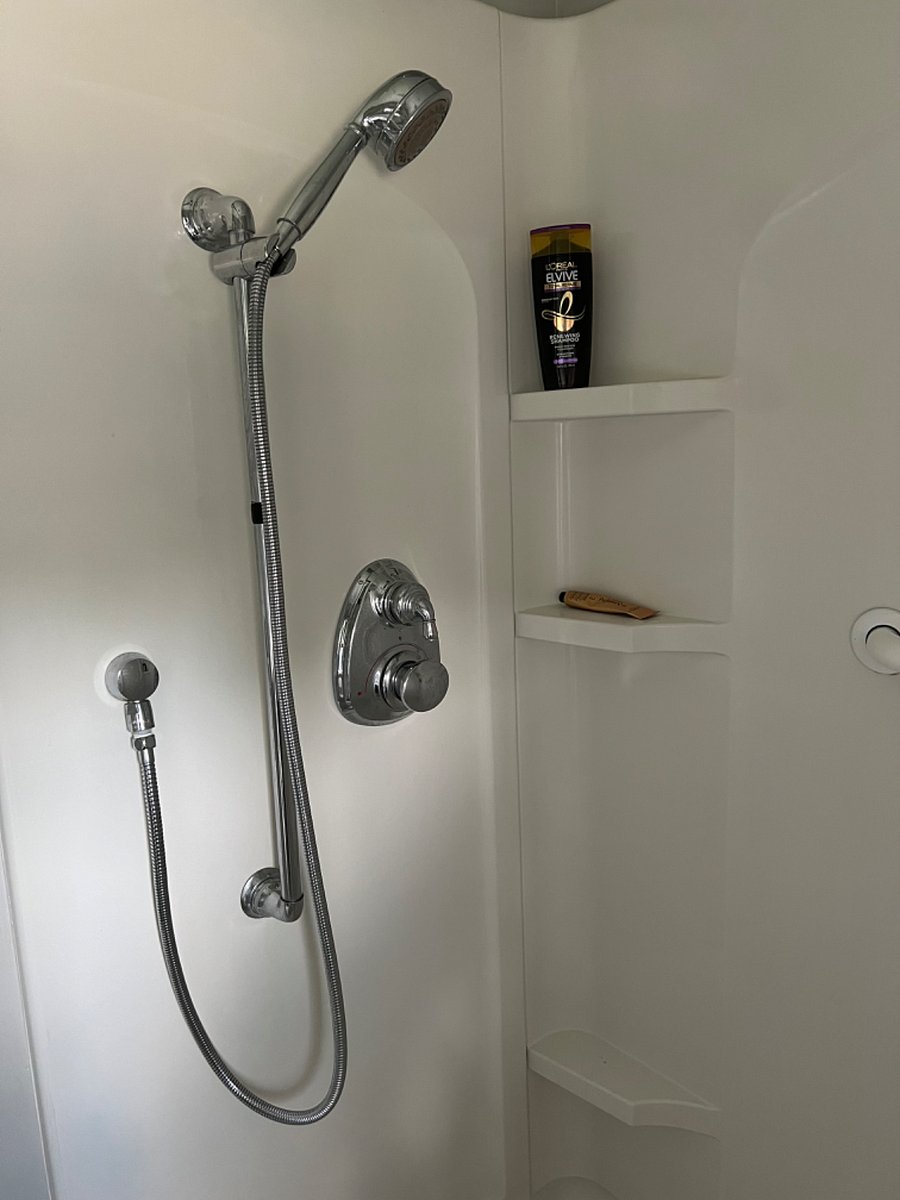 Really great water pressure for a thoroughly satisfying shower.