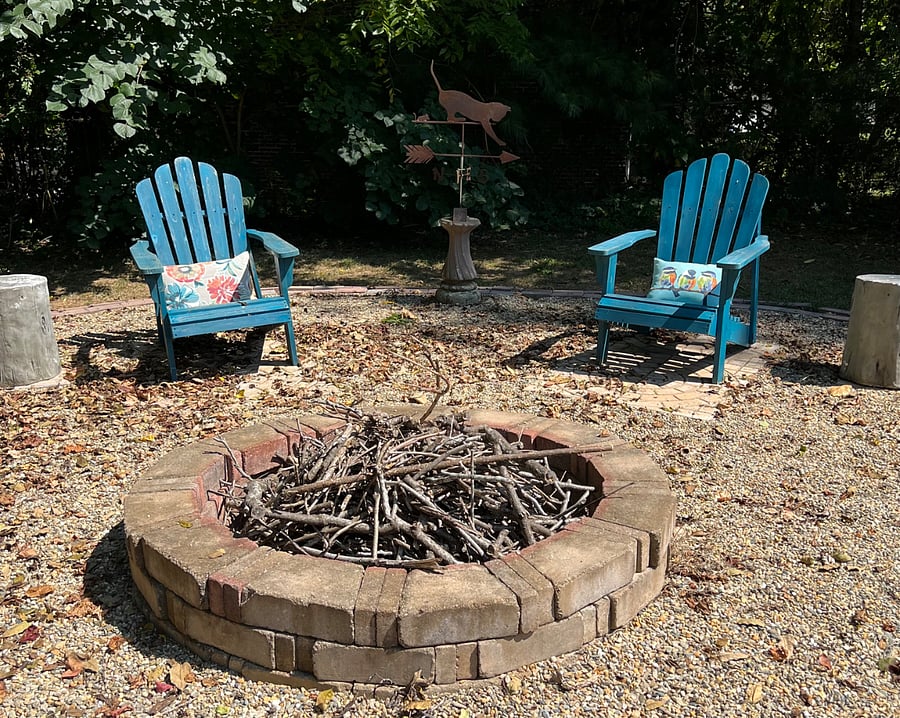 Firepit with seating for 6+ folk with firewood provided for moderate use.