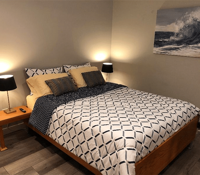 Queen size Tuft & Needle mattress for a sound night sleep.