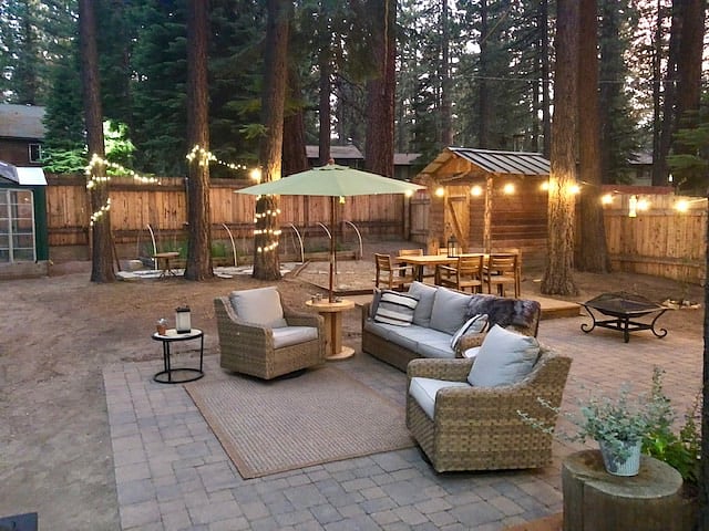 Summer Time! A big and beautiful backyard!