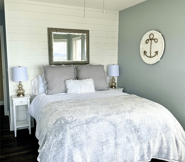 Cozy queen size bed. 