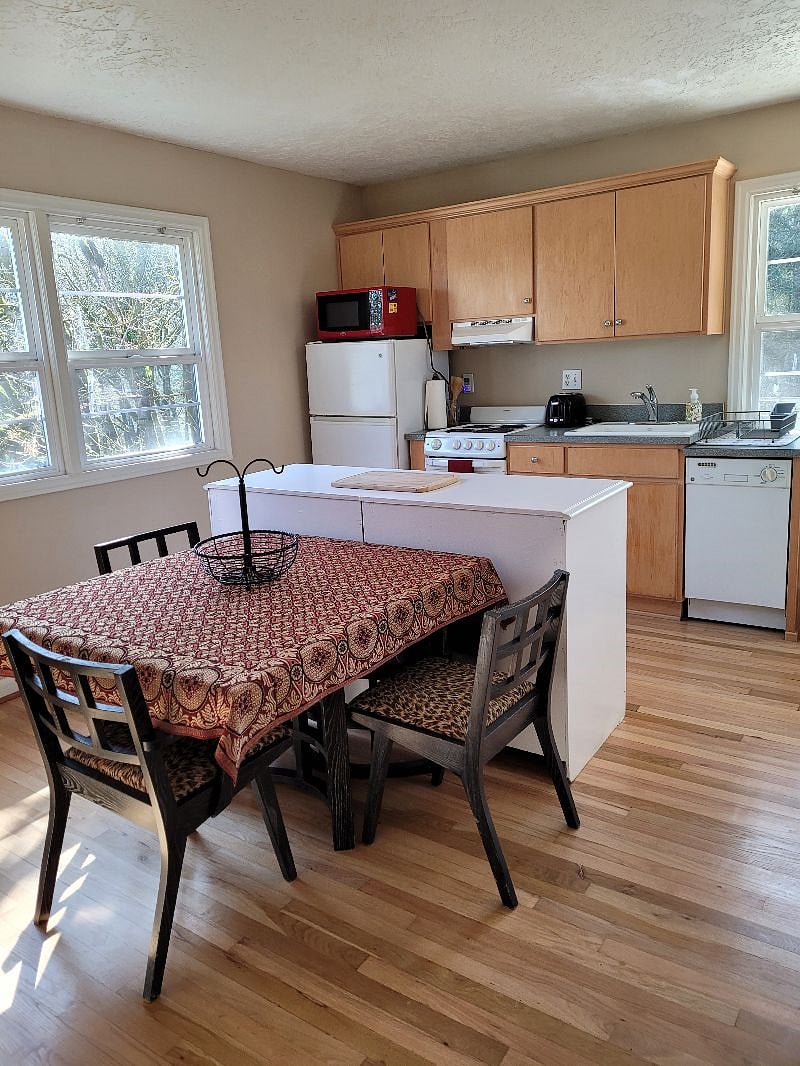 Furnished Finder property 288461_2 photo 8