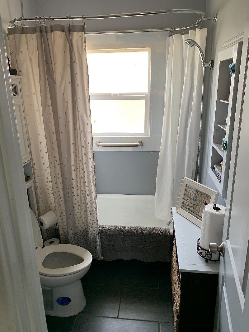 Private bath. Soaking tub and shower. Toilet paper and other bath supplies available to guest.