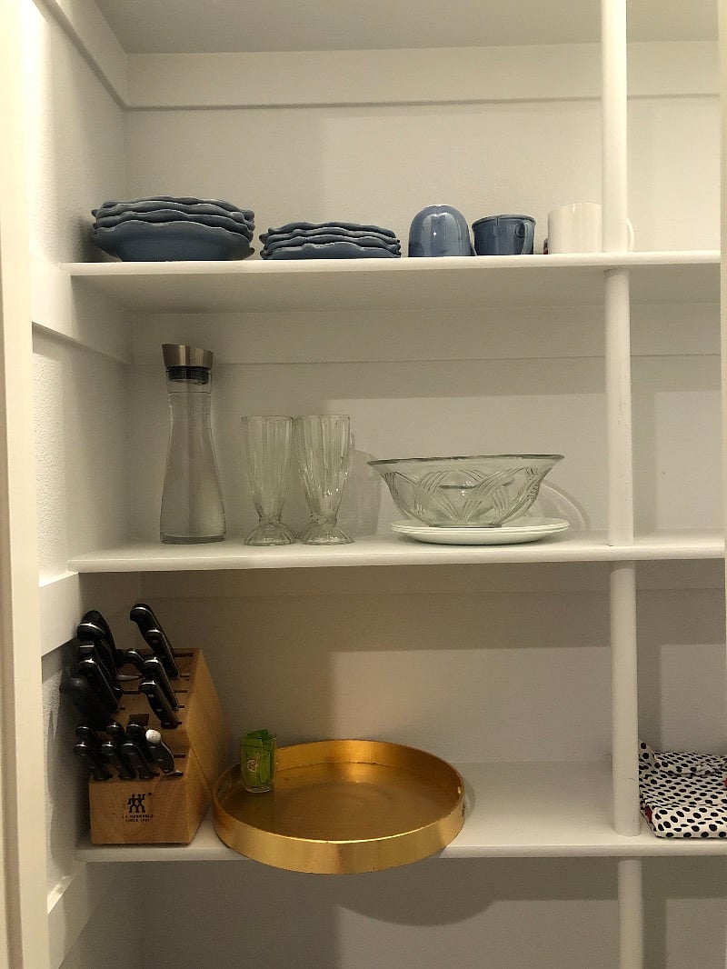 knives and plates 