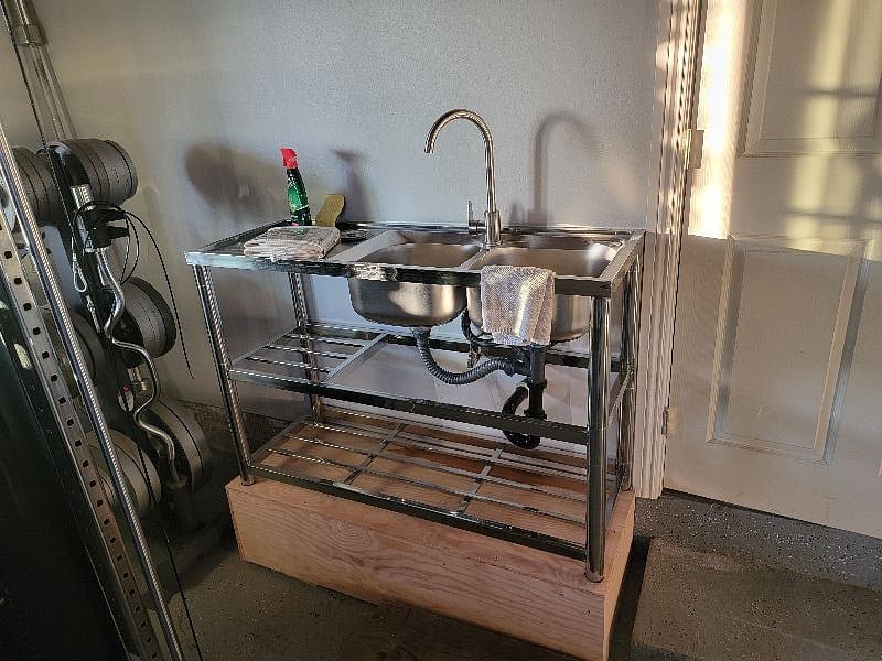The sink is only 10 steps away from cook top