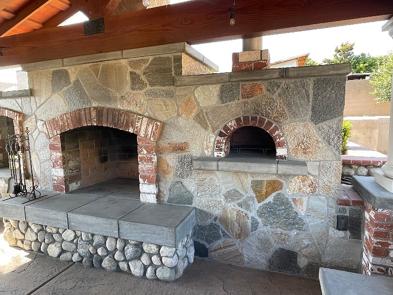 Out door fire place and stone fire pizza