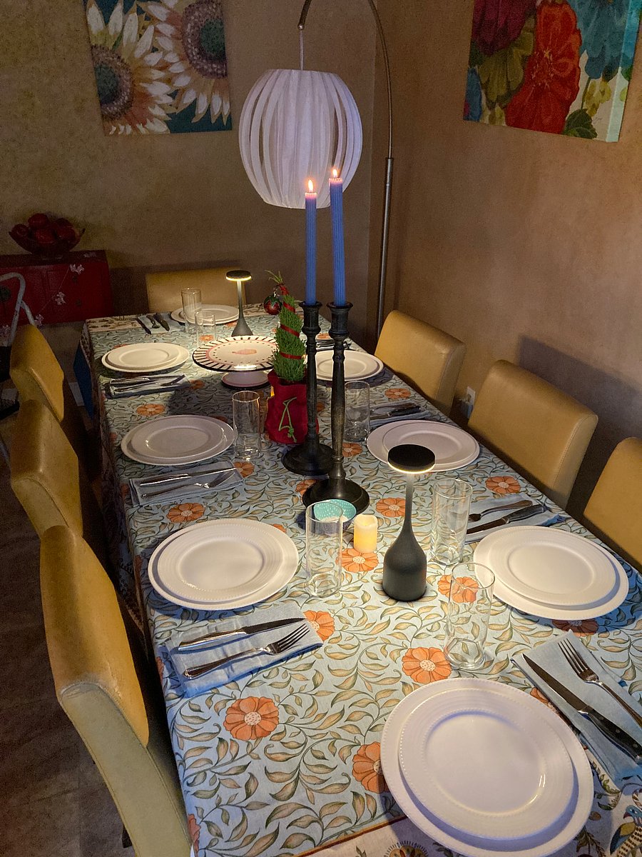 Shared dining room