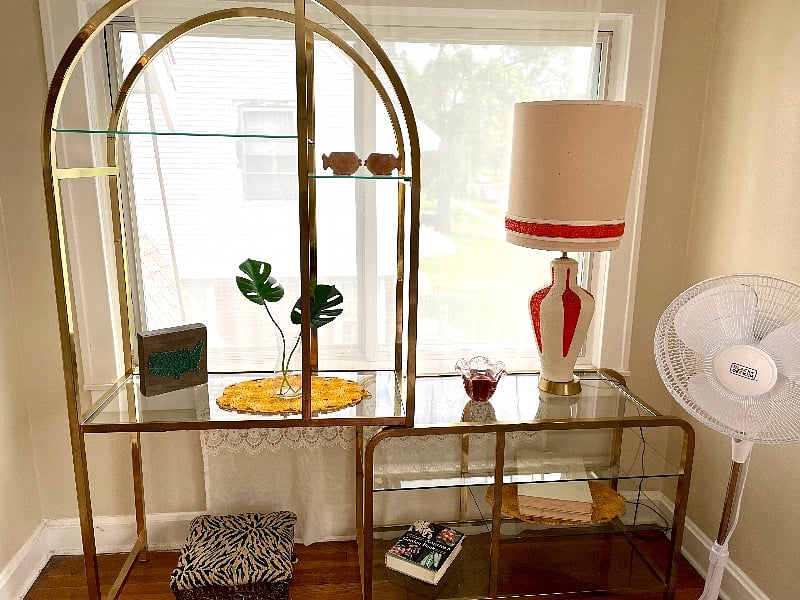 Bonus room / plenty of sunshine!
