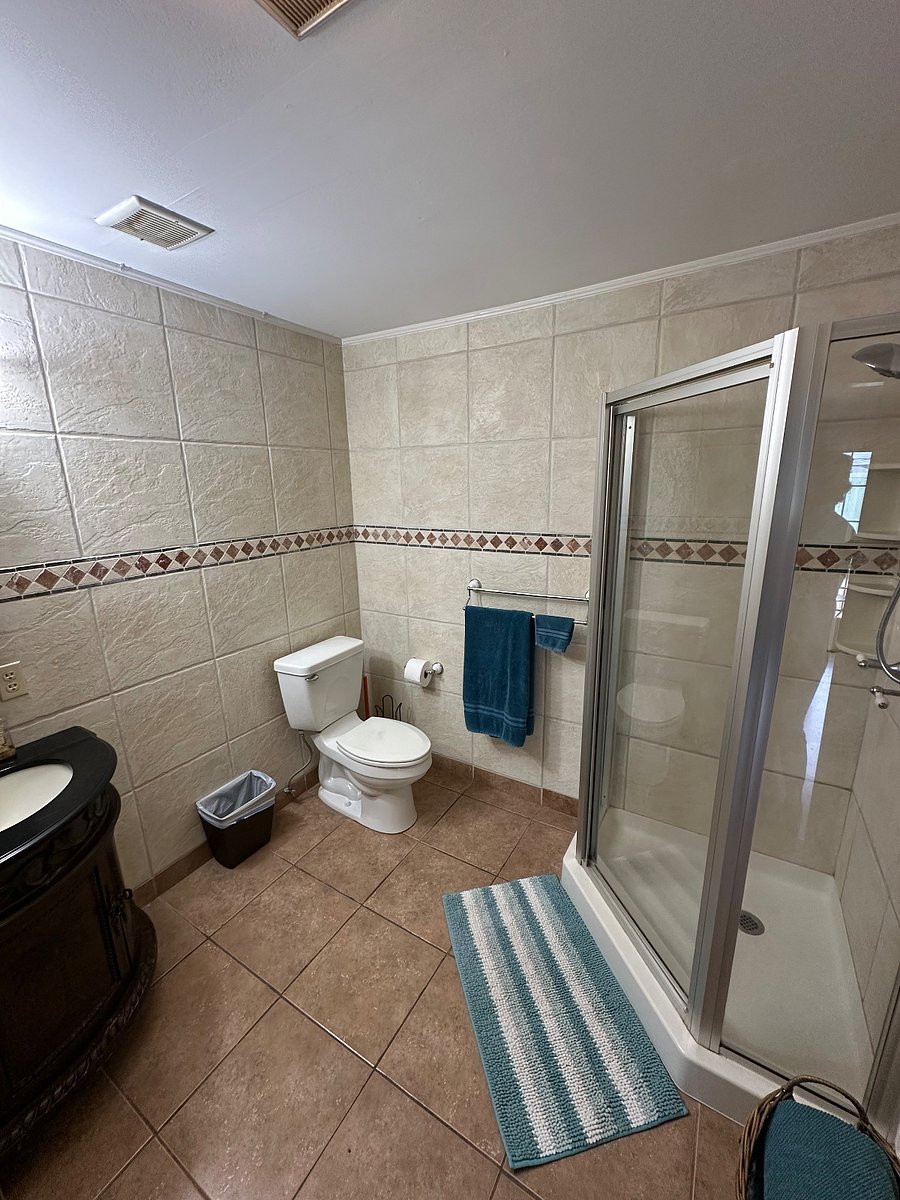Upstairs bathroom.