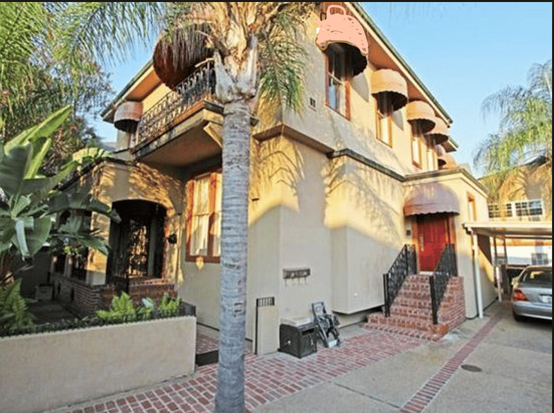 Spacious 2-story apartment in back of the driveway. Just 1/2 block from street car and parades. Gated property with security cameras. Landlord lives in main house. Exquisite turtle pond at entrance to property.