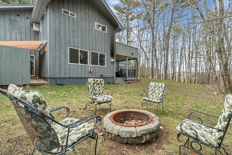 Private, backyard fire pit!