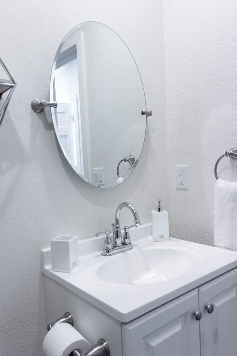 and yet another view of the bathroom area. ;)