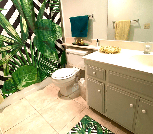 We love palms...Can you tell?
Master bath en suite