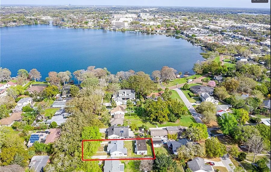 a half of block from a beautiful lake. Enjoy your walk.