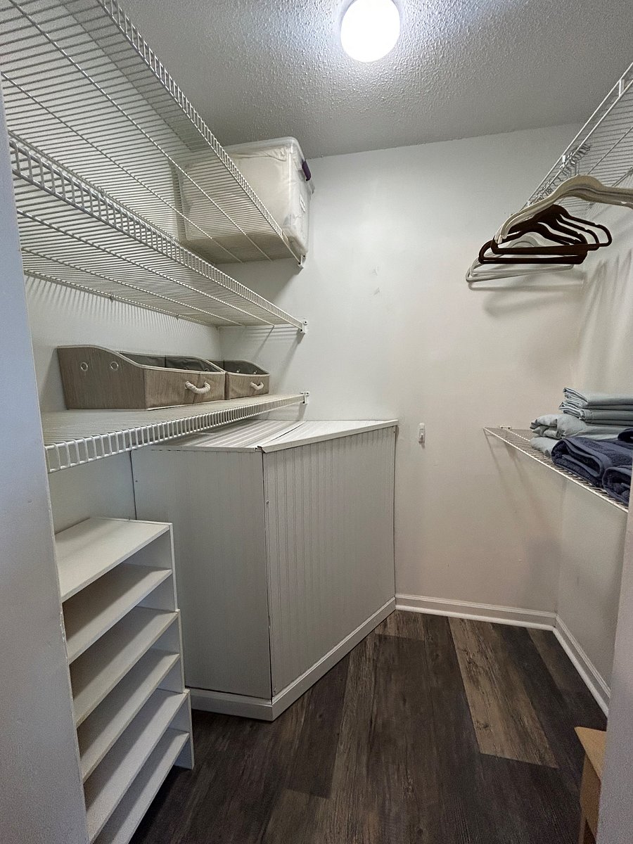 Walk in closet