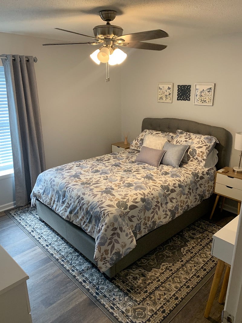 New queen sized bed and mattress with memory foam pillows. 