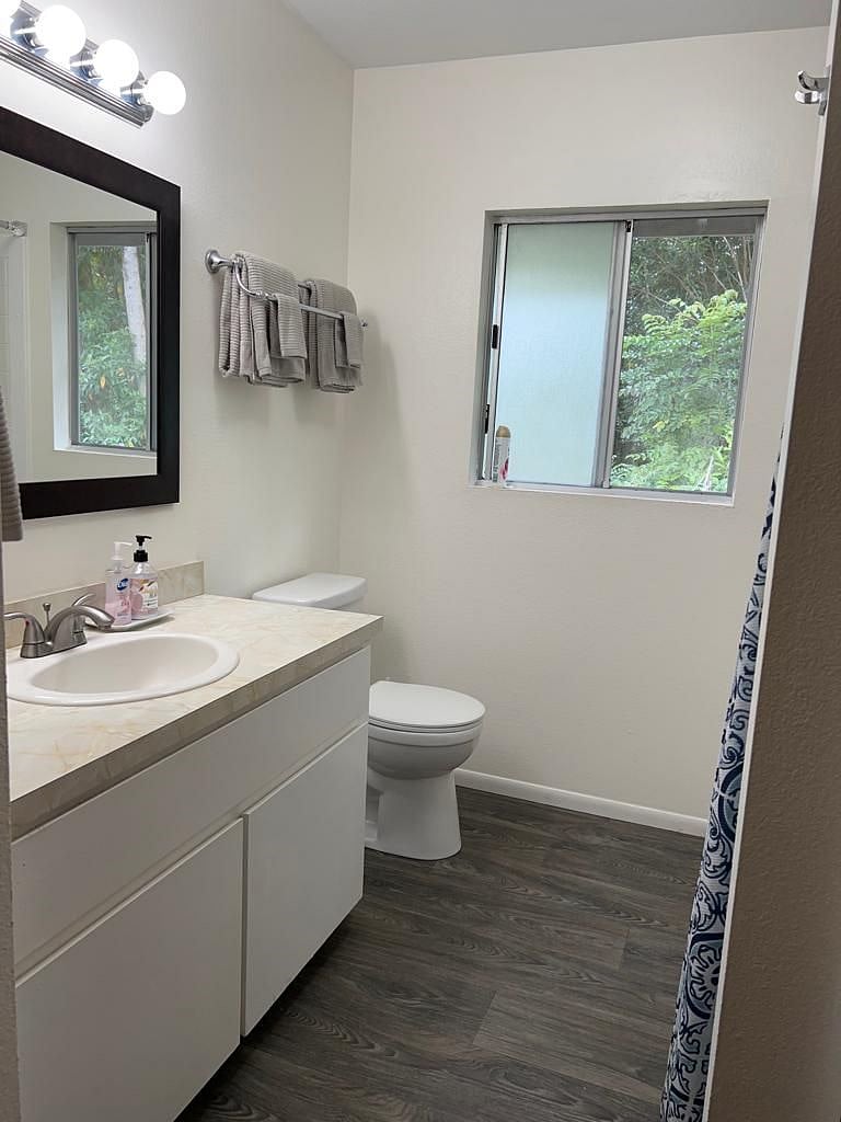 Main bathroom.