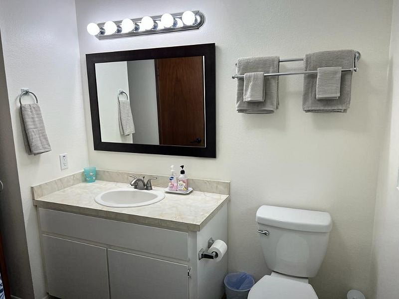 Main bathroom.