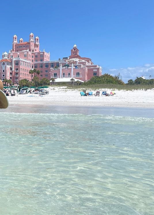 4 blocks to white powder sand & clear water.. probated, gated beach next to the Don! 