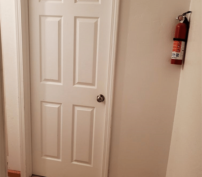 Fire extinguisher 