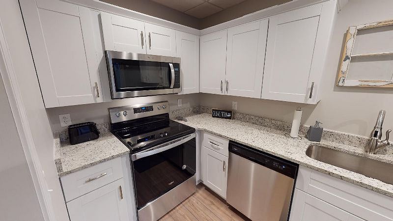 Nicely appointed kitchen, ready for your on the road culinary favorites.