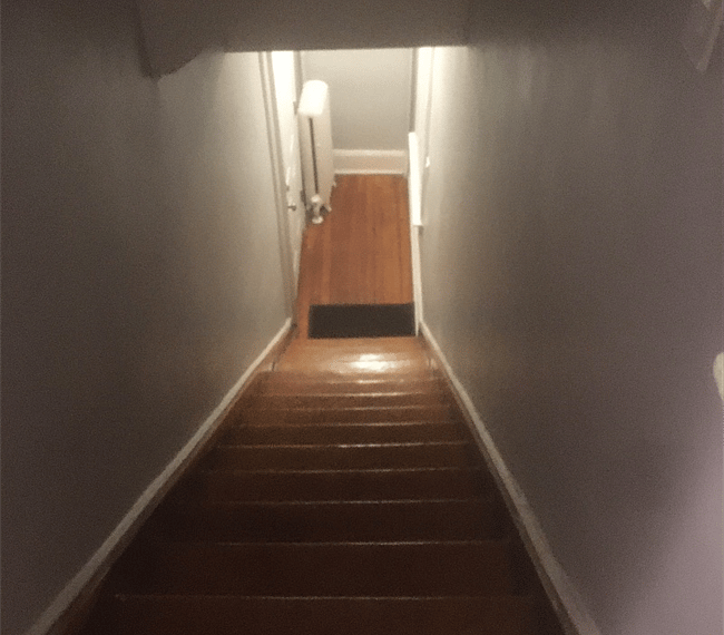 Separate / private entrance to apt