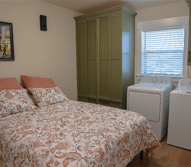 Bedroom with laundry units