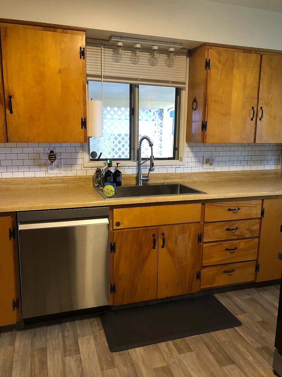 New stainless steel sink and appliances (including the dishwasher)