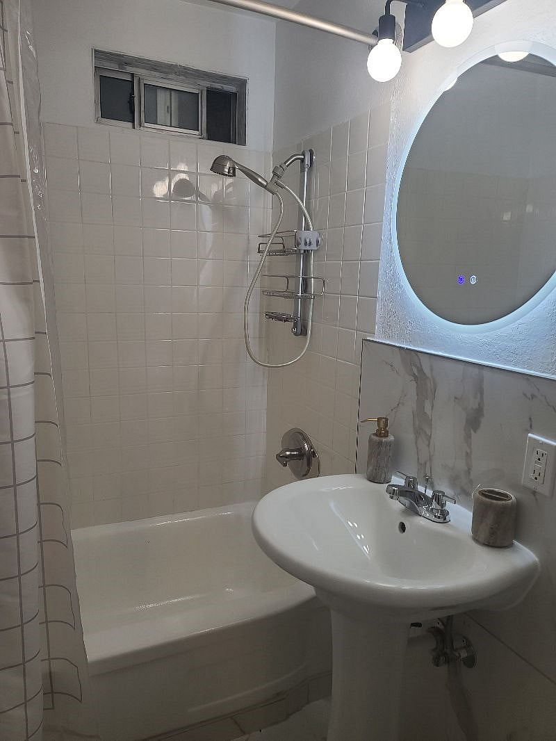 Furnished Finder property 290160_2 photo 30