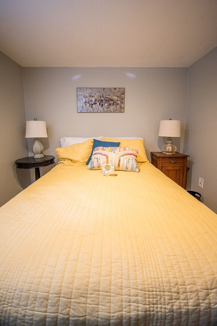 2nd bedroom, full size bed