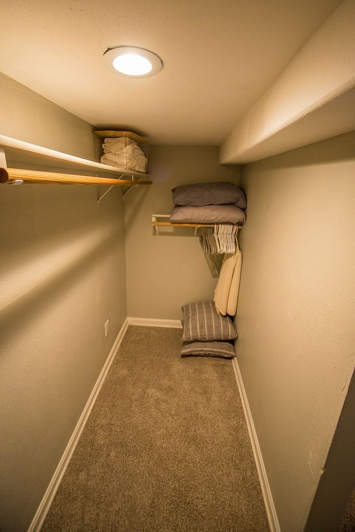 Walk in closet in master bdr