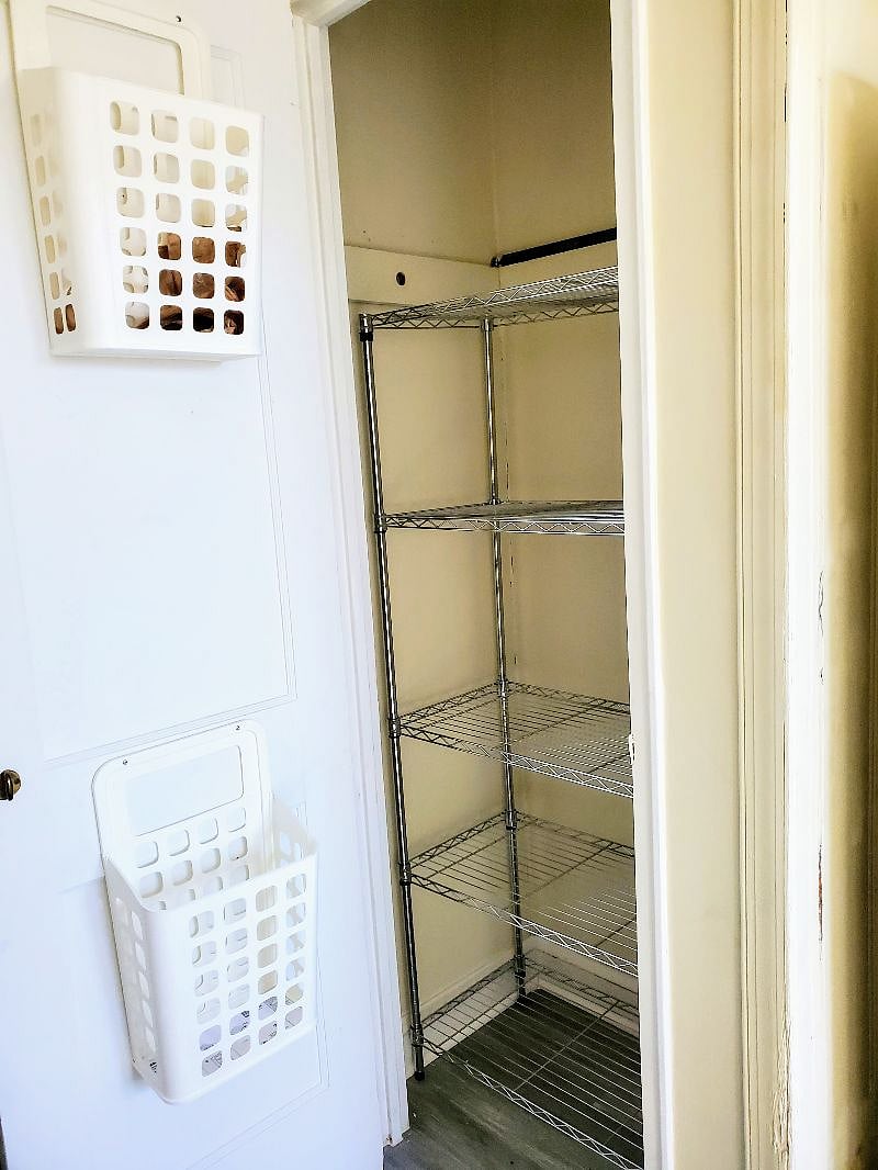 Kitchen pantry
