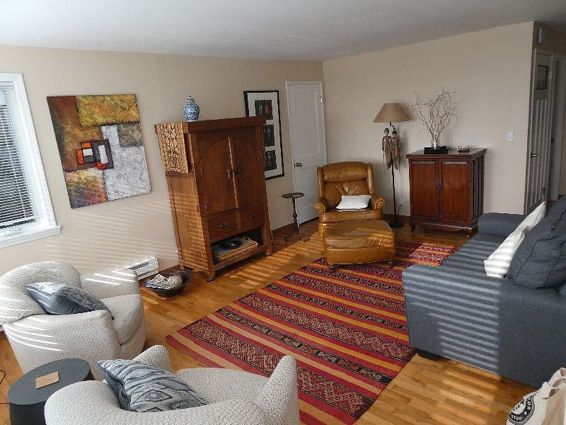 Living room.