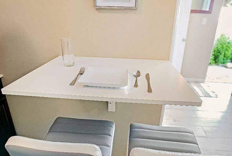 Dining table 