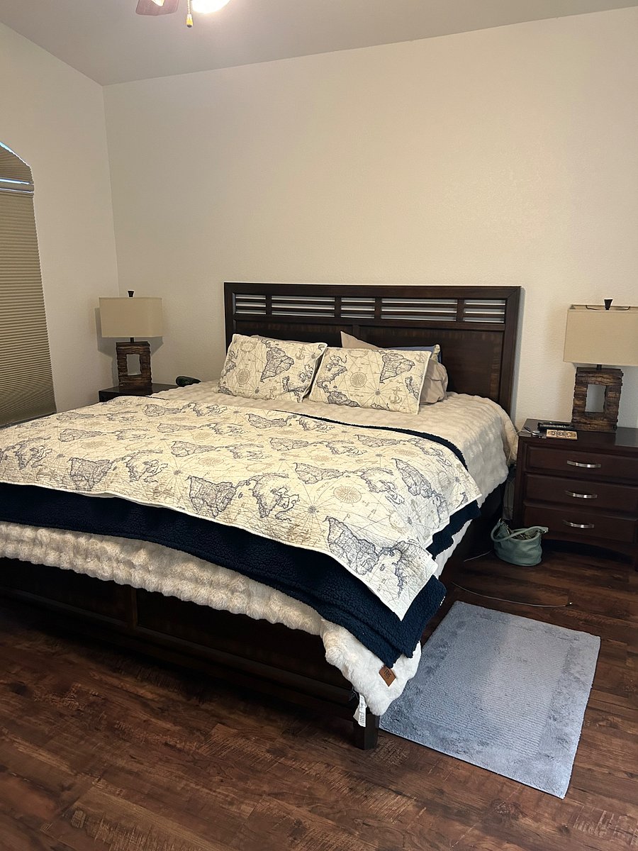 King sized bed in Master bedroom
