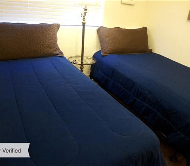 Apartment Guest Bedroom, Twin Beds, 1st Floor