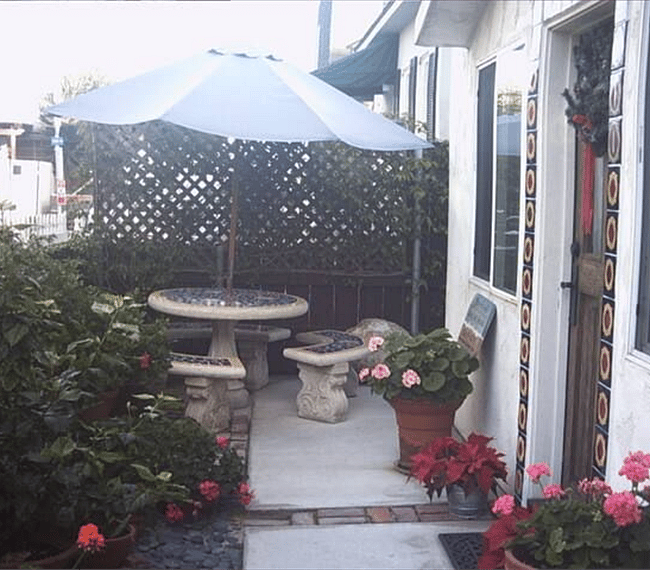Apartment Patio Dining Area, 1st Floor