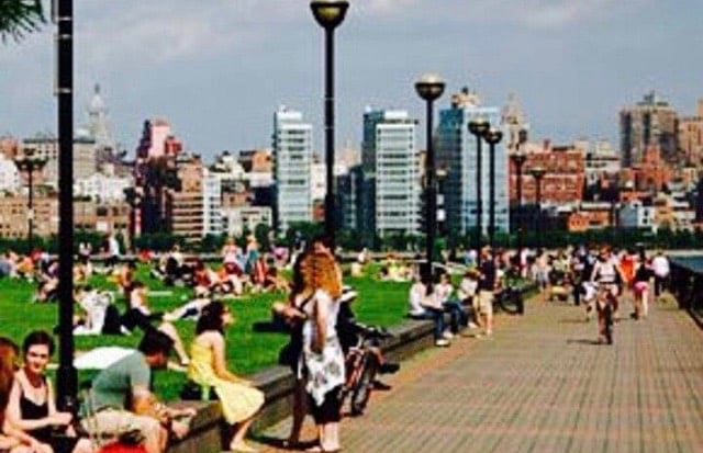 Vibrant waterfront pier park