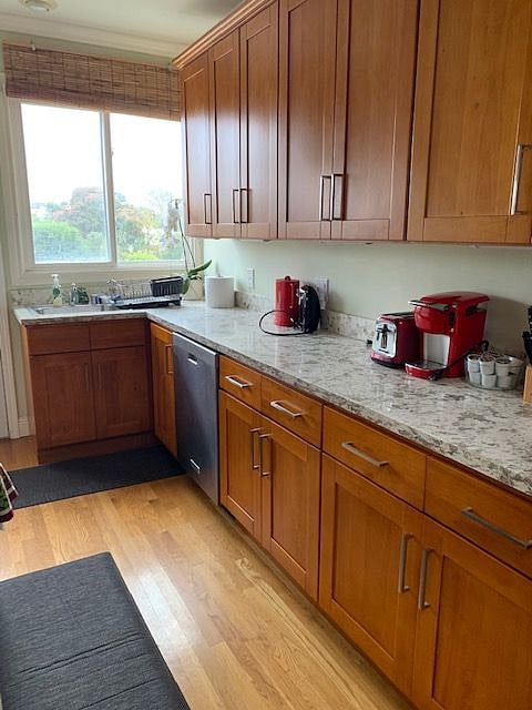 Kitchen with stairs to the backyard