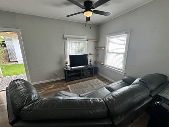 Furnished Finder property 292359_1 photo 11
